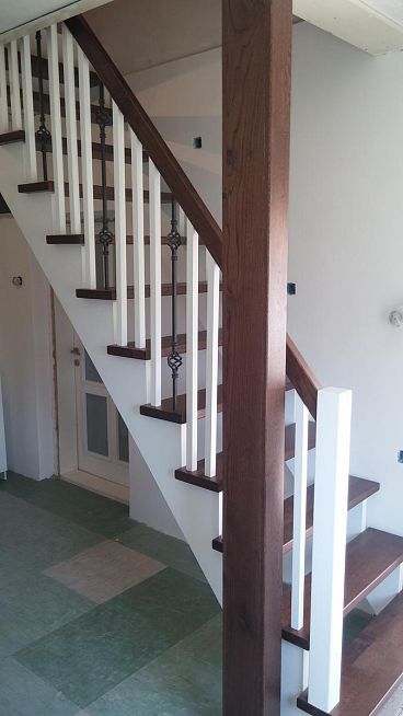 Kombinirane lesene stopnice