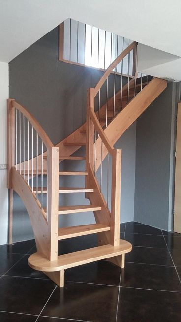 Lesene stopnice za montažno hišo