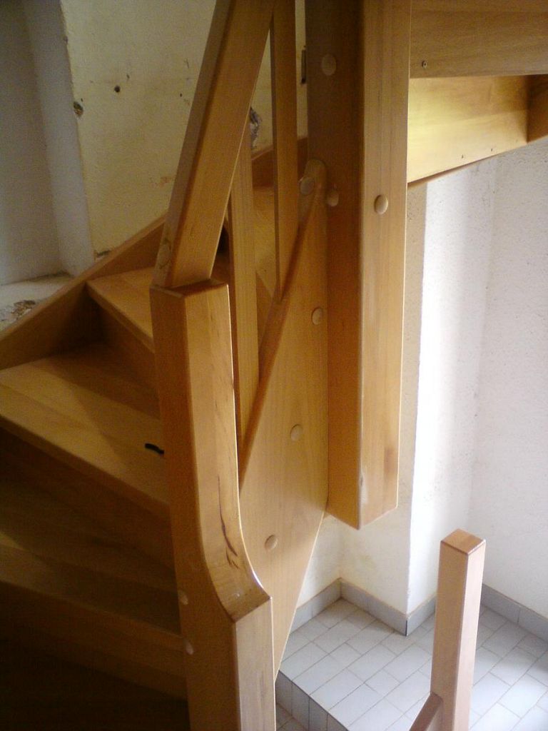 Detalj lesenih stopnic